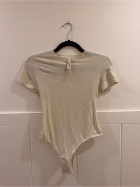 Skims Oat/ Cream Short-Sleeve Thong Bodysuit